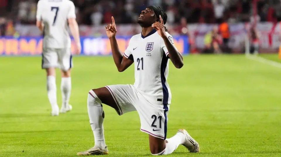 英格兰获得, 情掏出红牌, bt