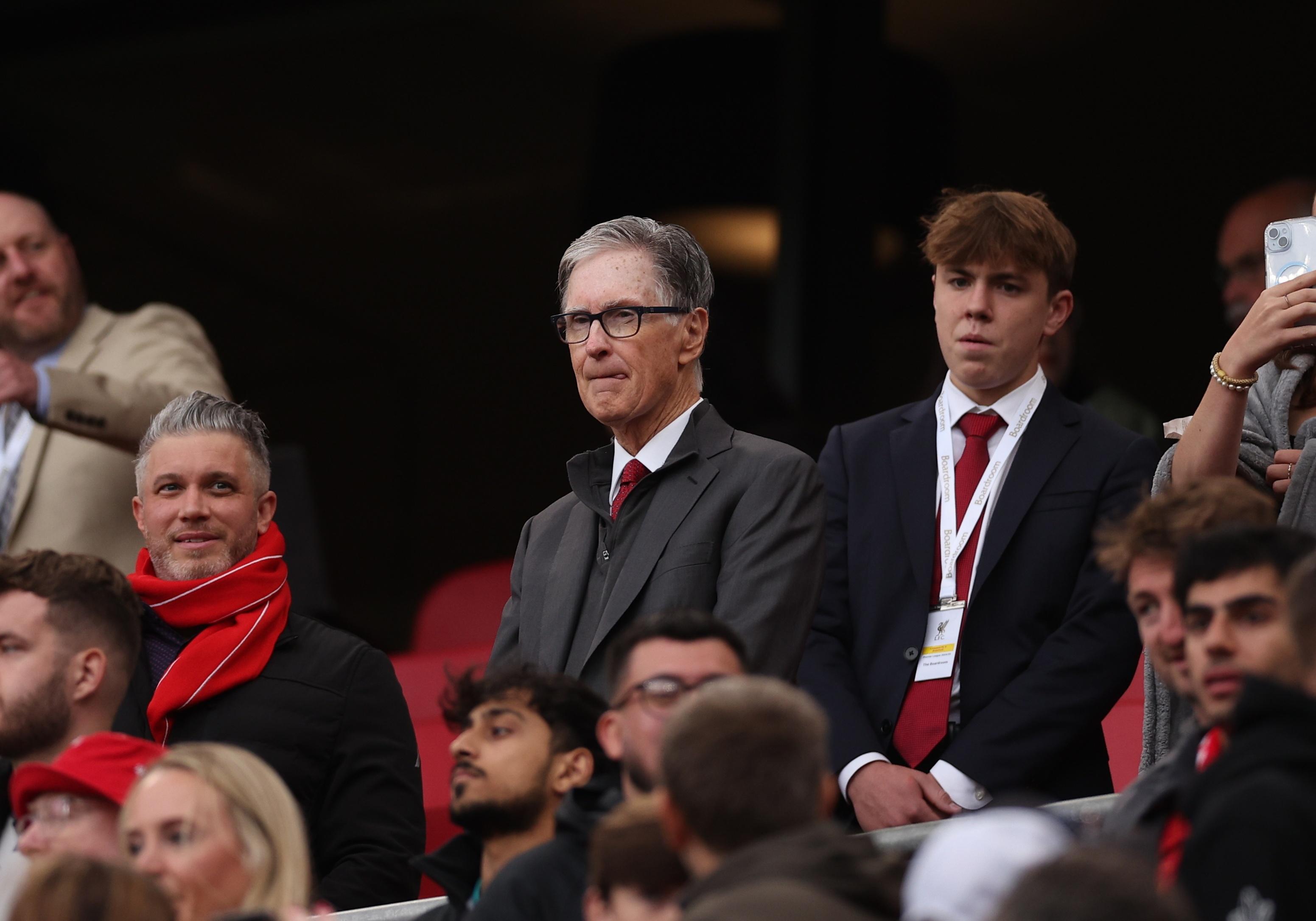 夫曼家族参, 还是财务层, 亿英镑完成